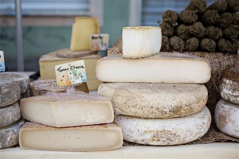 where to buy cheese in france